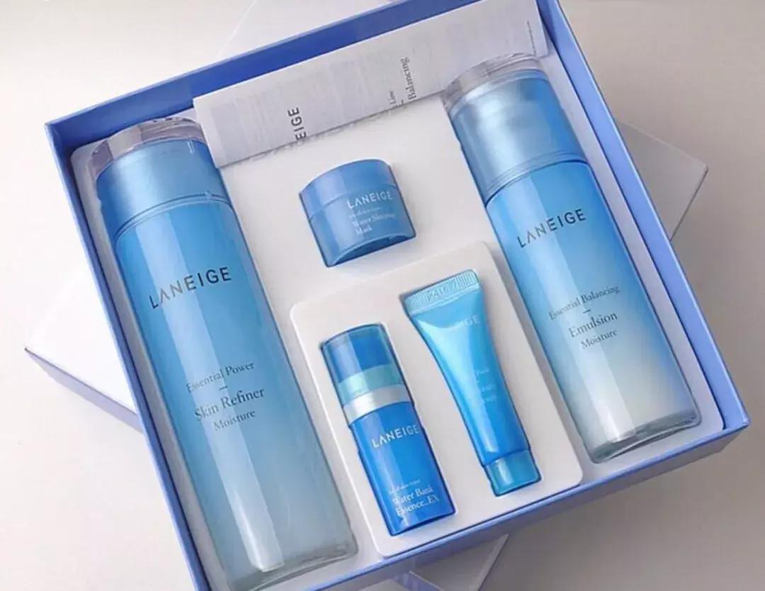 适合所有肤质的水乳国货,适合油性皮肤的水乳套装国货