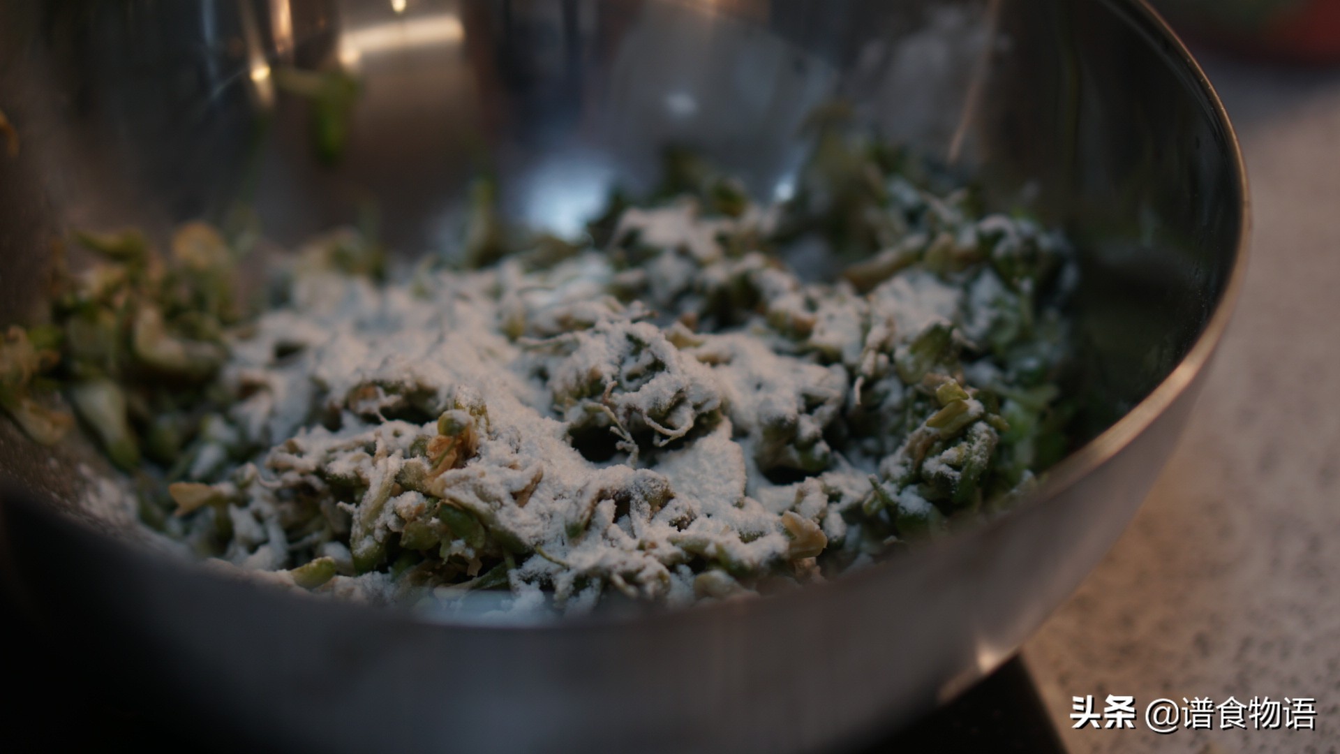 又是一年槐花季节槐花怎么吃好吃,好吃又清香的洋槐花