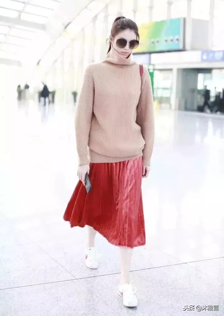 奶茶灰棕色染发效果图,米白色和奶茶色哪个好看