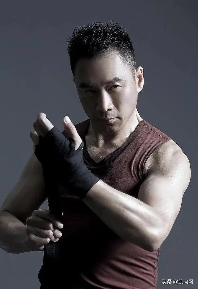 52岁丁海峰再演武松视频,武松丁海峰肌肉