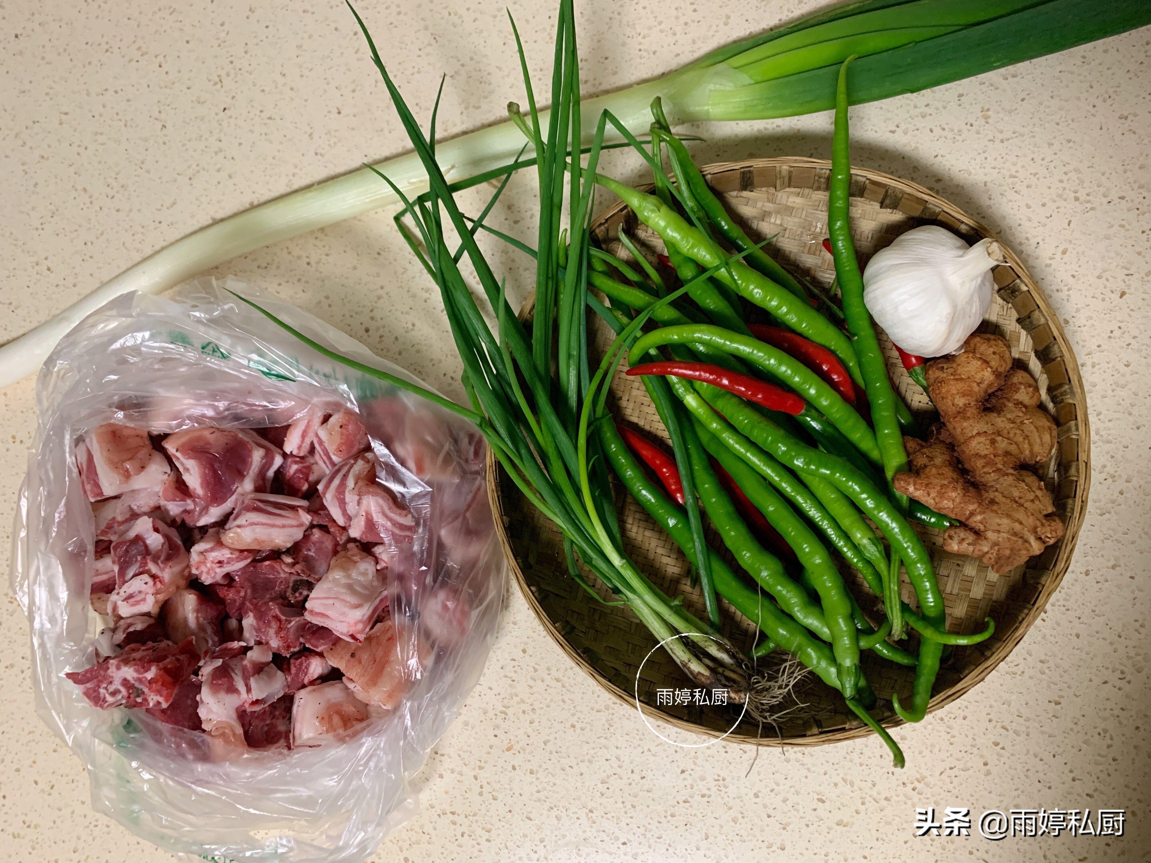 羊肉汤怎么做才好吃又没有膻味呢,在家也能做出暖胃驱寒美味羊肉汤