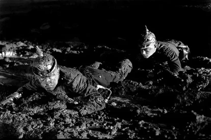 西线无战事回头的片段,西线无战事教会我们什么