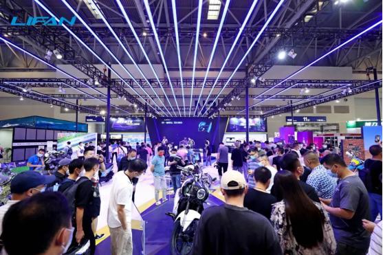 跨越大半个中国来到重庆摩博会,全国摩友齐聚重庆摩博会