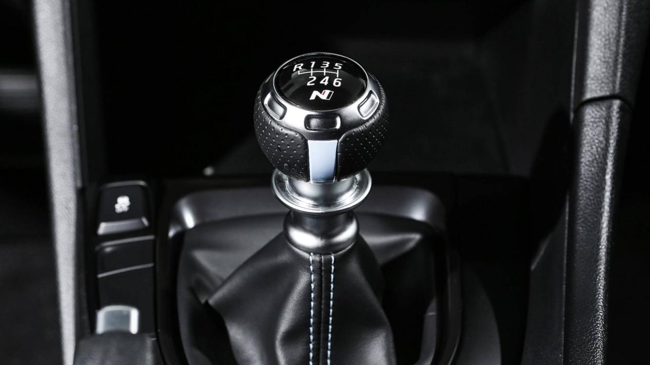 飞思vs高尔夫gti,飞思和高尔夫