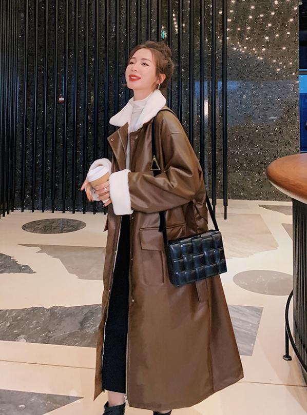 皮衣的穿搭技巧冬季,皮衣还能这样搭穿上立马时尚起来