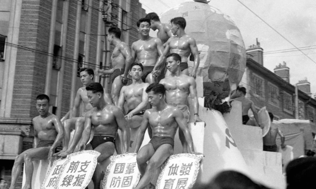 她的性感，我不敢看