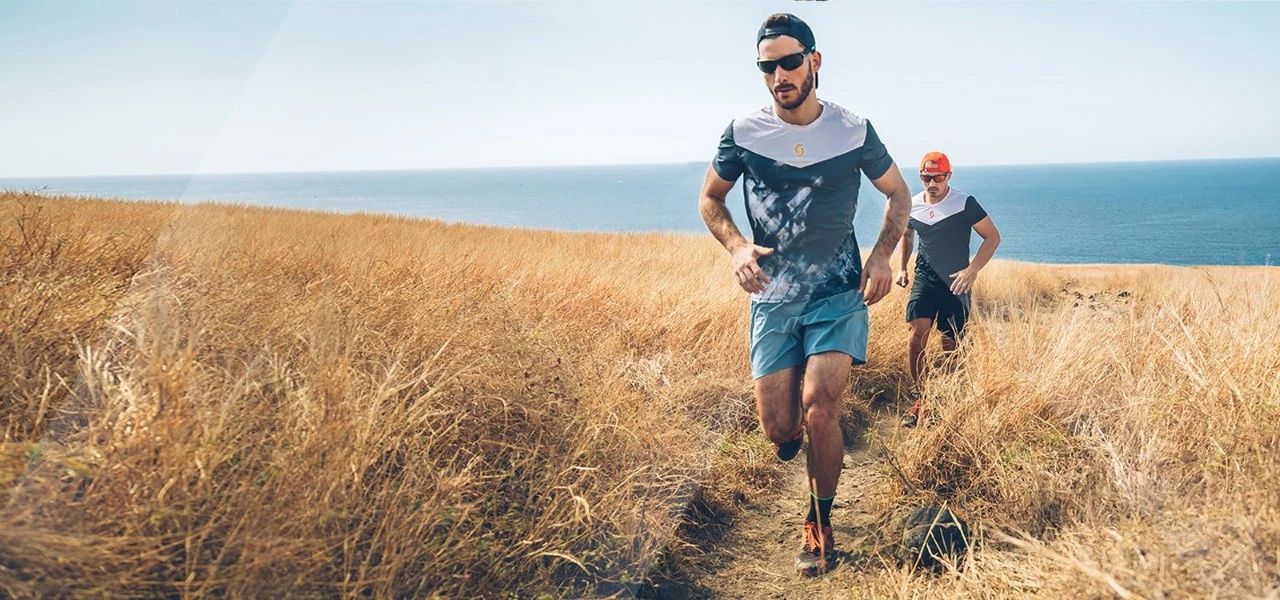 跑步机和户外跑哪个伤膝盖,跑步在跑步机上跑还是户外跑