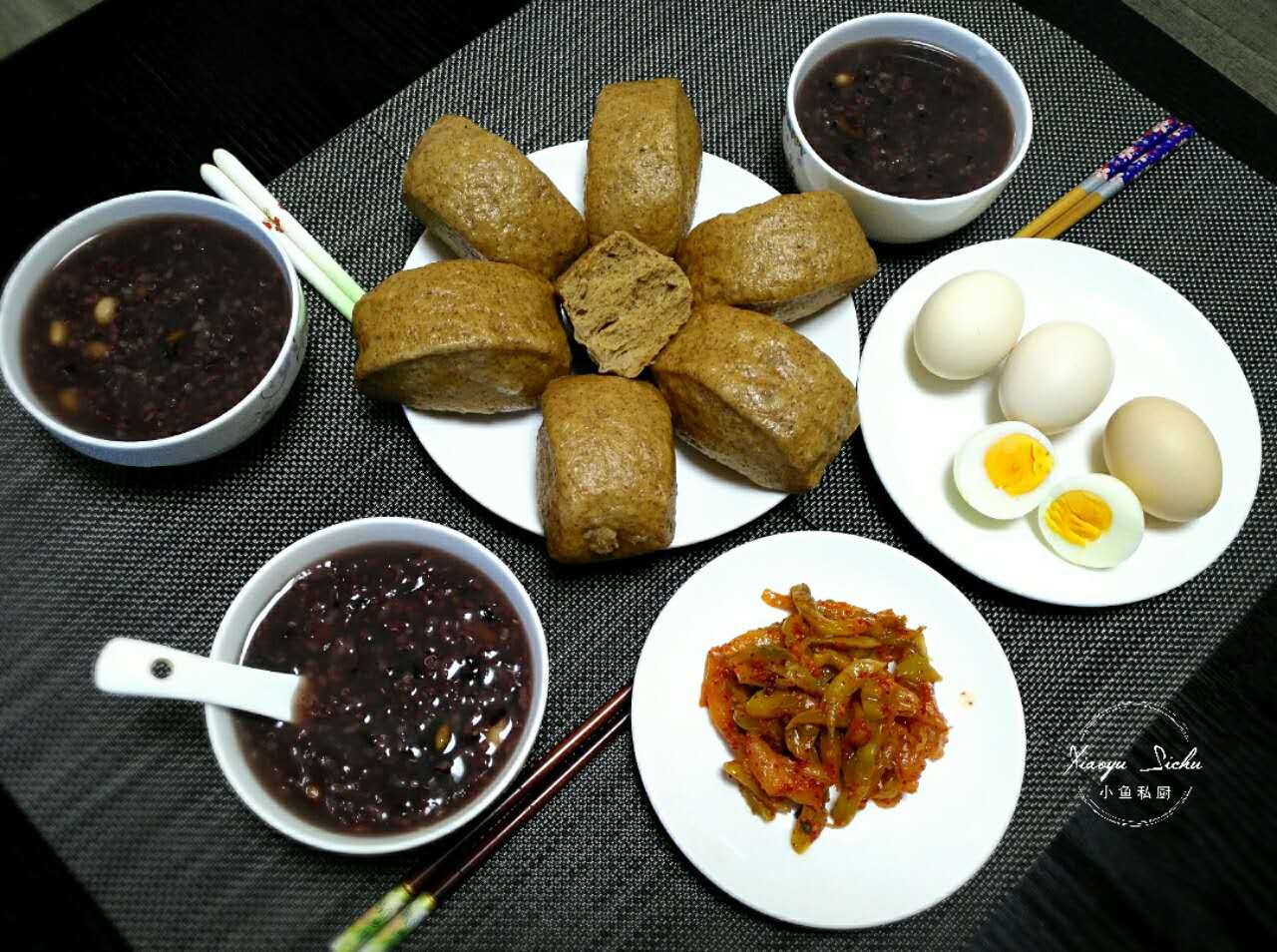 晒晒我们夫妻俩的极简早餐,来晒晒你家的早餐