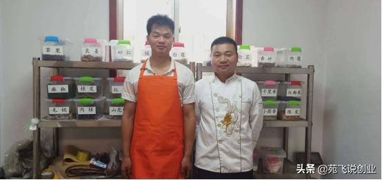 80年代小伙1000台打印机赚300万,80后小伙500元起家