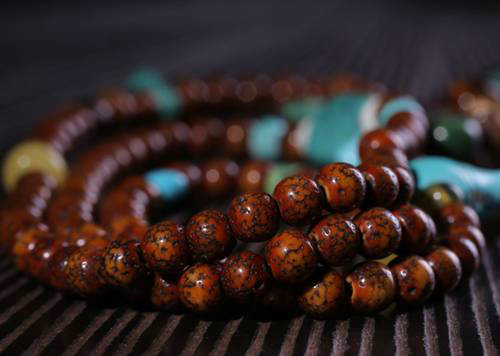 星月菩提子最好的鉴别方法,菩提星月盘出来值钱吗