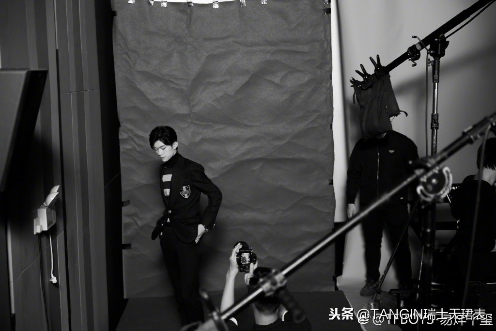 从男孩到男人，易烊千玺变得让人猝不及防