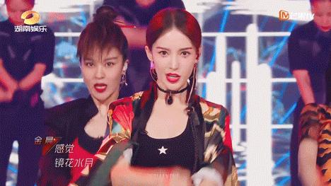 金晨红色吊带裙跳舞,金晨黑裙露背跳舞