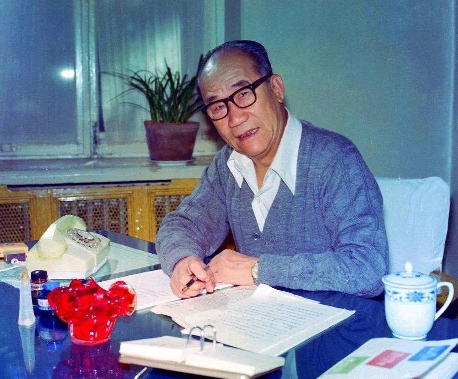 侯宝林的相声和郭德纲的关系,侯宝林评价郭德纲相声