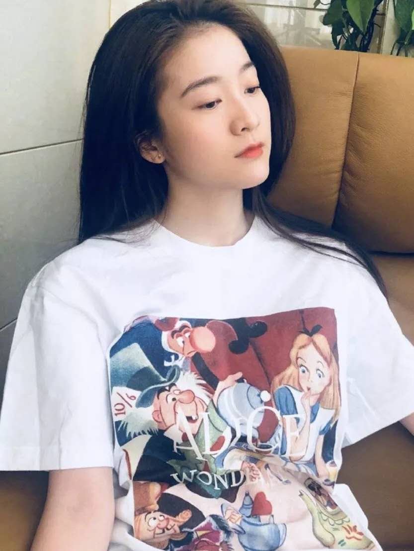 女明星们都穿的什么t恤,今年爆款t恤女
