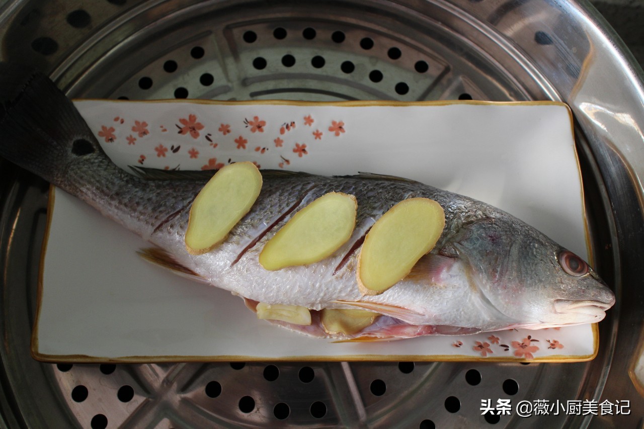 怎样蒸鱼不腥又好吃,蒸鱼怎样做才嫩而且好吃