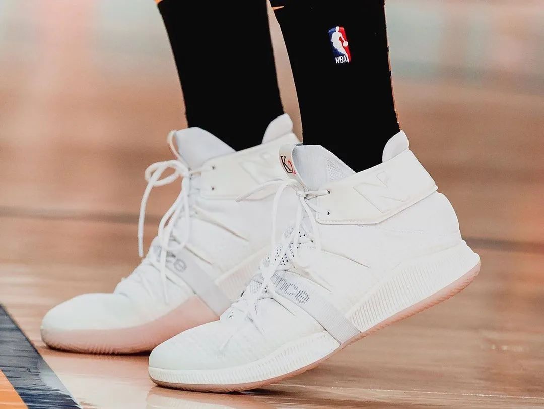 nb现在在国内有旗舰店嘛,nb现在能不能买