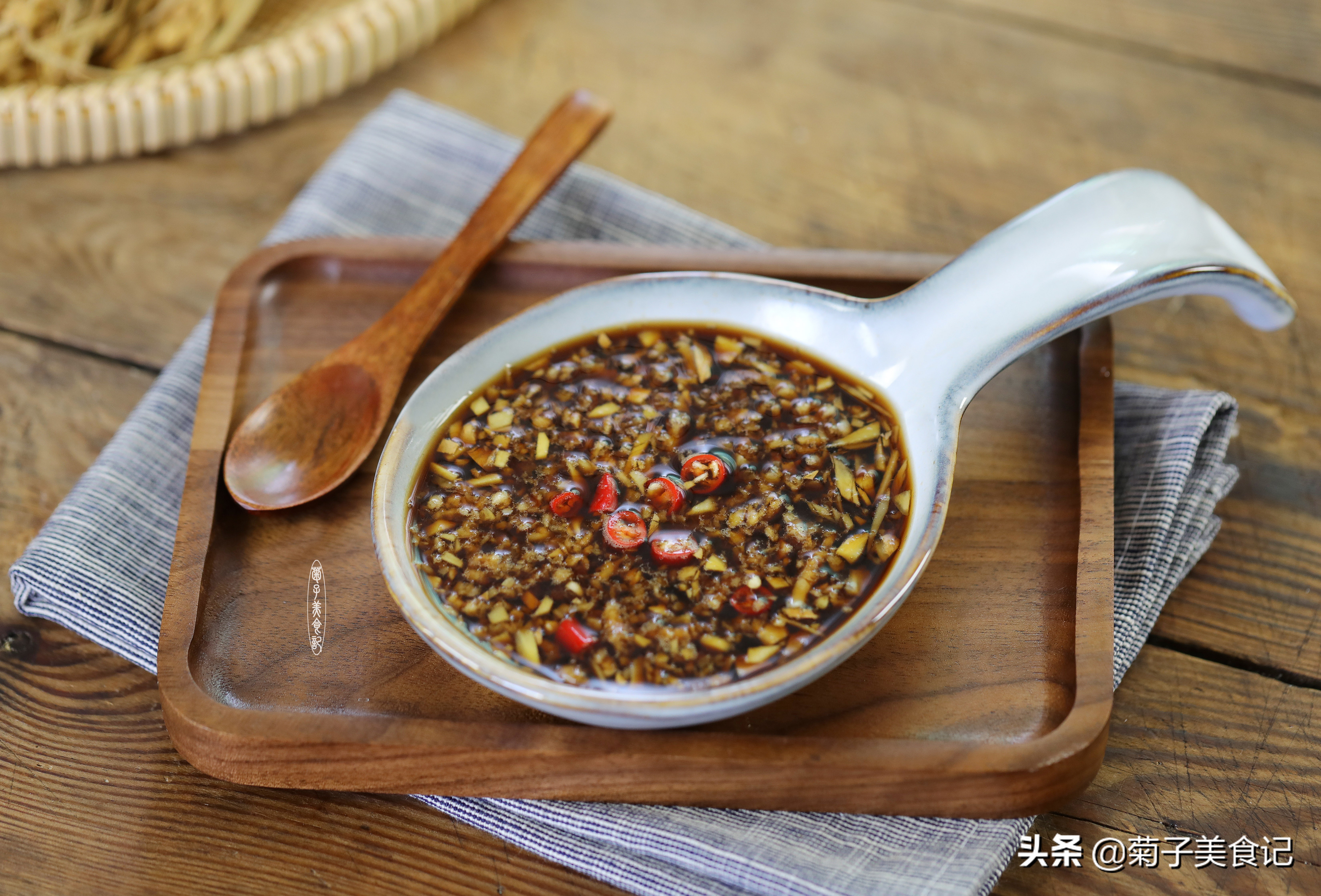 清蒸大闸蟹送蘸酱,大闸蟹做法清蒸酱汁