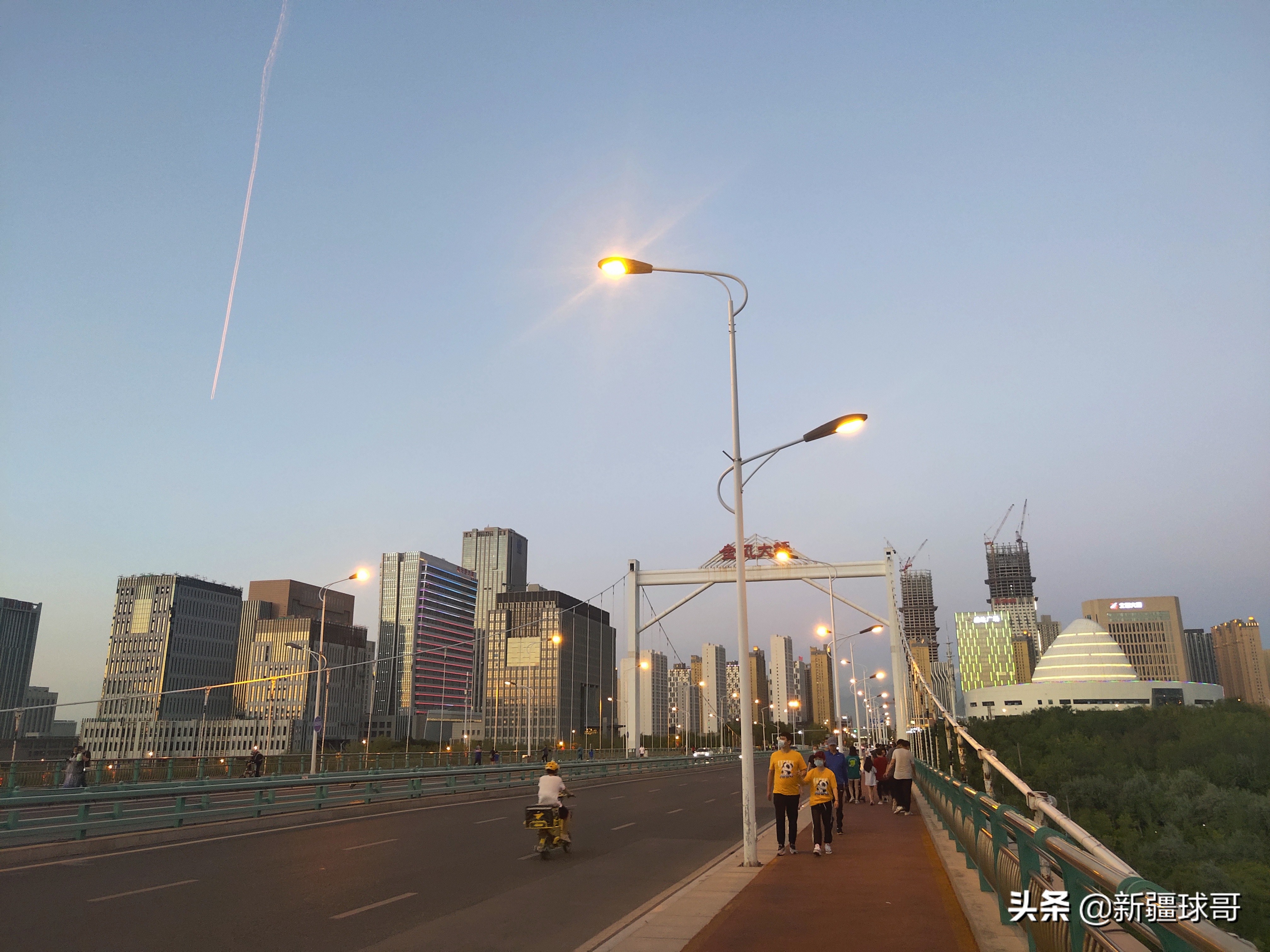 乌鲁木齐会展中心和经开区,乌鲁木齐会展新区和高铁新区比较