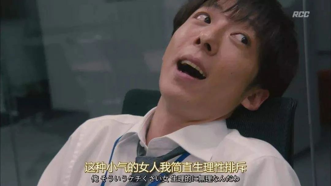 李佳琦被“女助理”给坑惨了:那些爱占便宜的年轻人,真的很掉价…