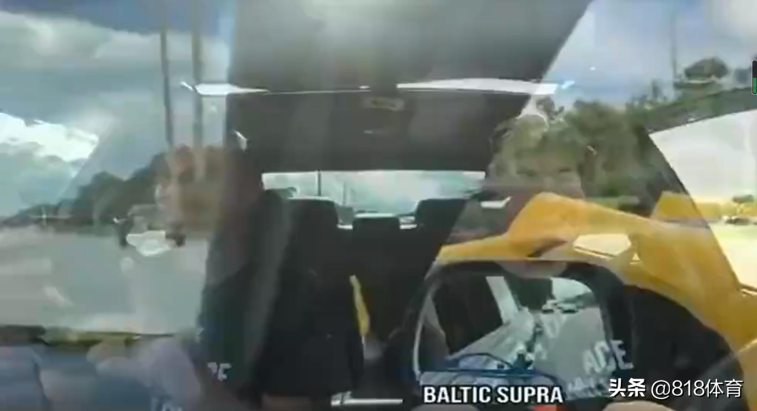 乔丹抽雪茄开法拉利的视频,球迷偶遇乔丹开超跑