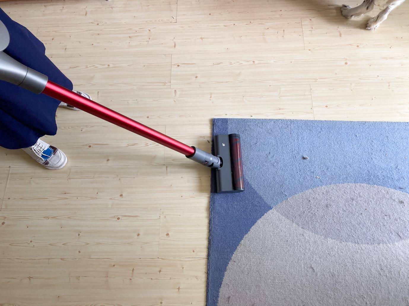 一人轻松扫全屋,娇小女生最爱用?顺造轻量手持吸尘器L1体验