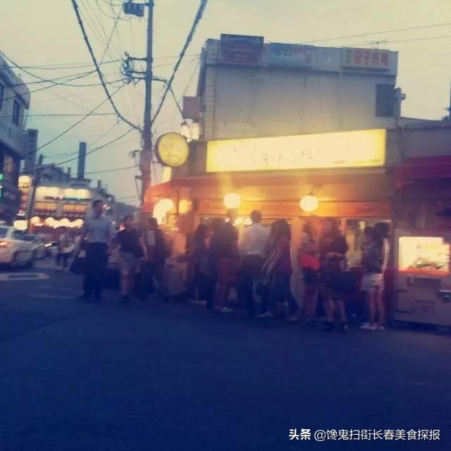 超好吃的烤大猪蹄子,长春最火的烤猪蹄