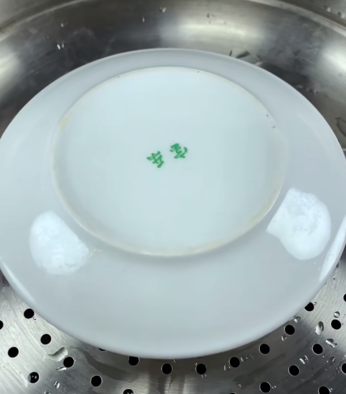 蒸鸡蛋羹怎么滑嫩无蜂窝,蒸出来的鸡蛋羹蜂窝状怎么回事