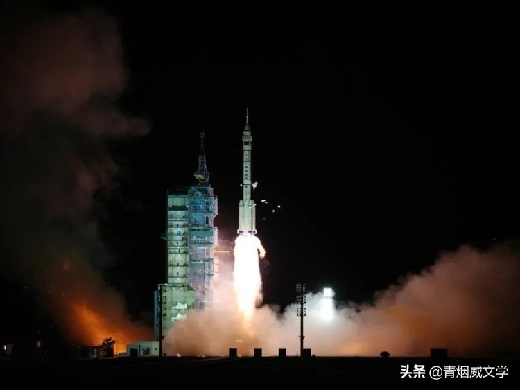 贺神舟十五号发射成功的七律诗,七律祝贺神舟十三号胜利归来