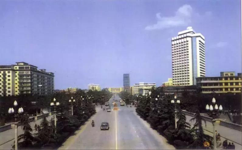 成都近40年变化,成都市1979到2018年发展演变