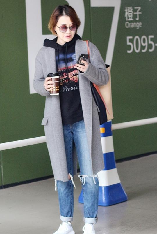 梅婷黑色大衣搭配图,梅婷穿大衣