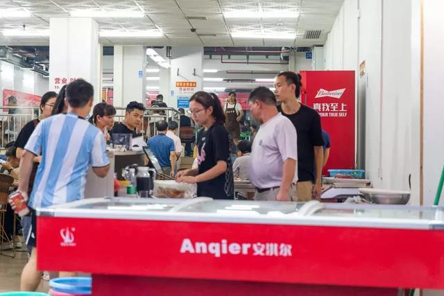 用3年干倒周边牛杂店！柳州80后“牛杂王”的逆袭之路