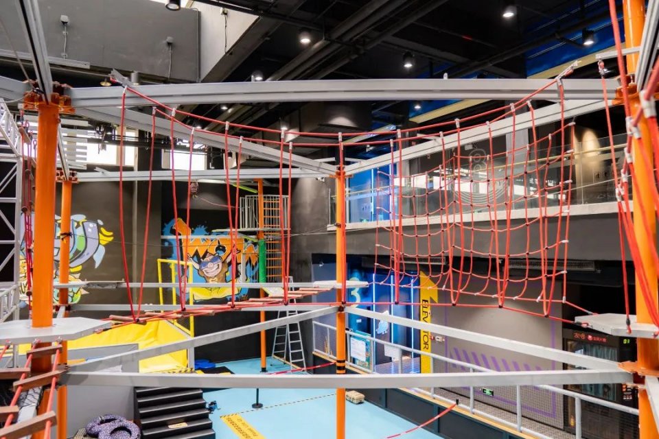 畅玩10000平米的主题乐园,郴州彩虹滑梯高空滑索