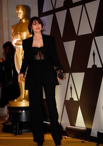 欧洲三大女神莫妮卡,欧洲第一美人莫妮卡写真