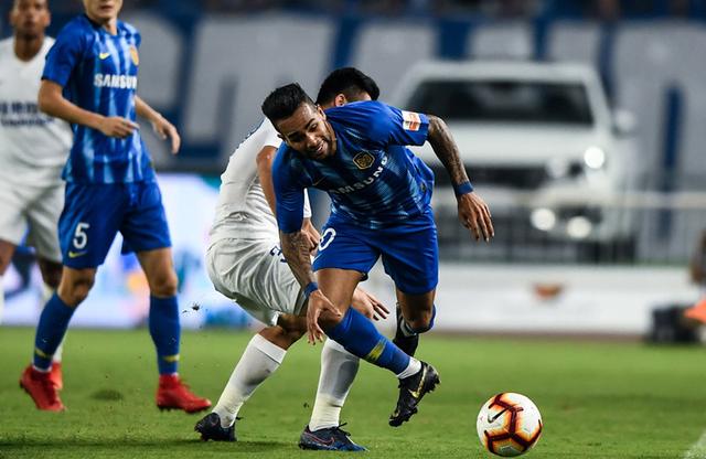 红牌冲突全过程,德比火爆冲突合集打架