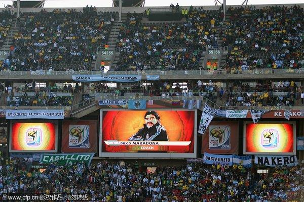 马拉多纳执教傲视群雄,马拉多纳延长执教