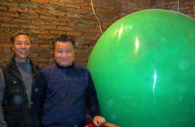 男子挖出价值22亿夜明珠,陕西挖出6吨重夜明珠视频