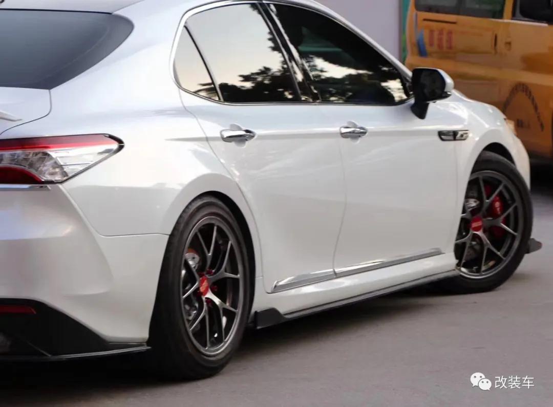 凯美瑞高达涂装,高达改色车膜凯美瑞