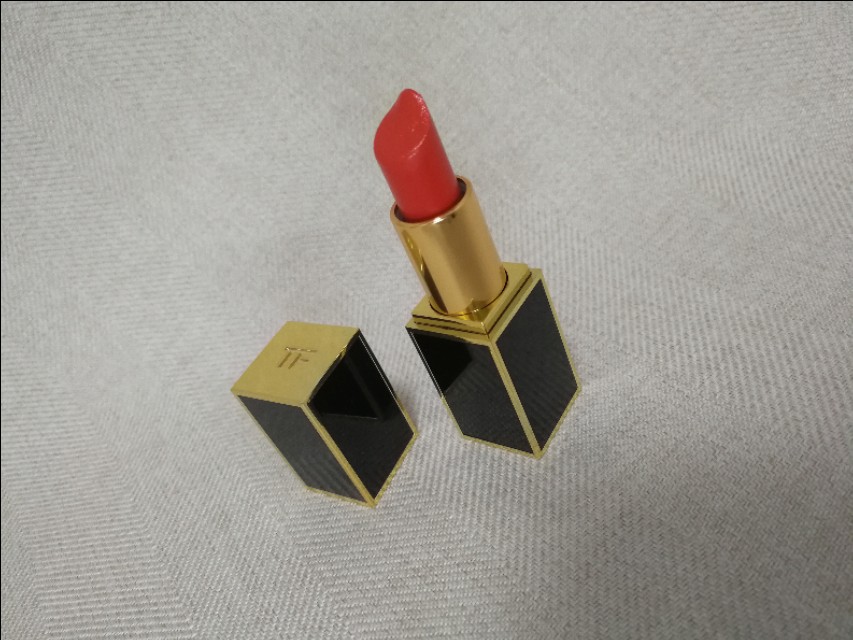 最应该买的五只口红是什么 (一定要拥有的5支口红)