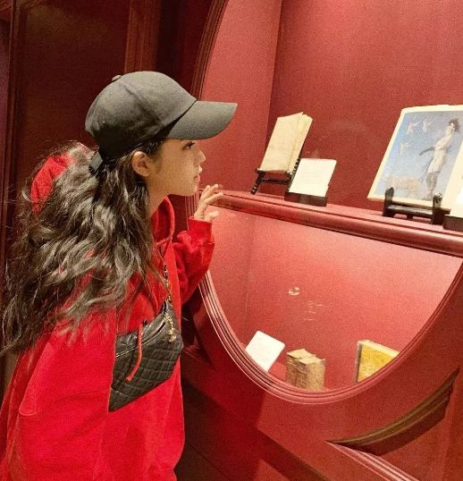 卫衣这么穿时尚百搭美貌十足,连帽卫衣文艺穿搭