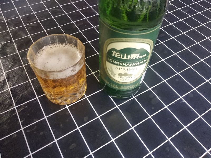 夏天喝啤酒,这5款国产“大绿棒子”,能喝3瓶以上的都是好酒量