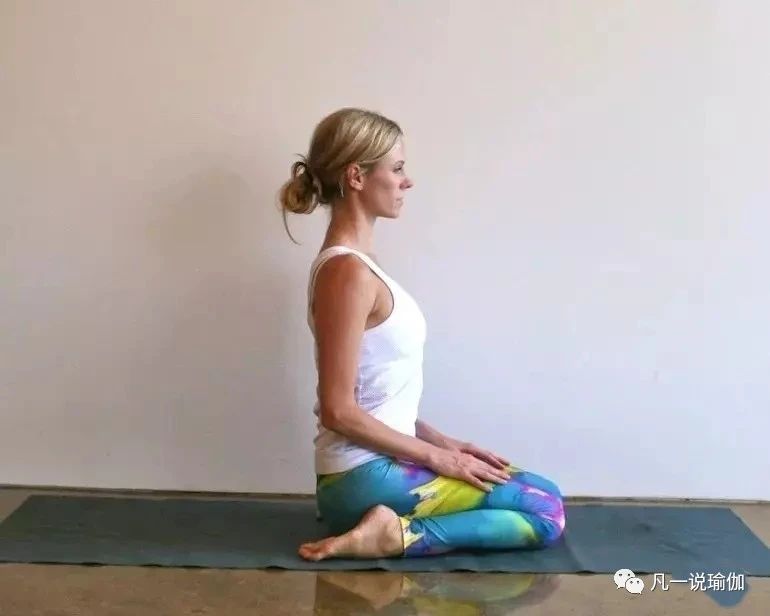坐角式转动骨盆练习,瑜伽坐角式如何转髋