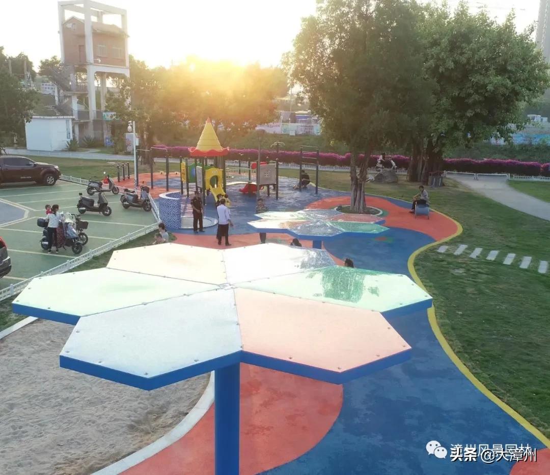 市区这8大公园“魔幻”变身！增添了游乐区、沙坑、足球场、彩绘墙....