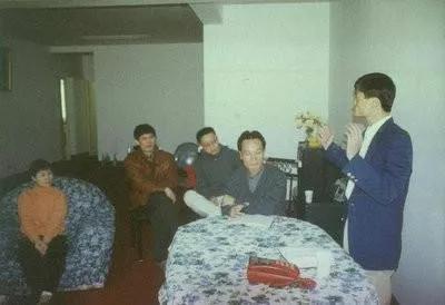 张国荣死亡档案纪实,张国荣去世梅艳芳的表现