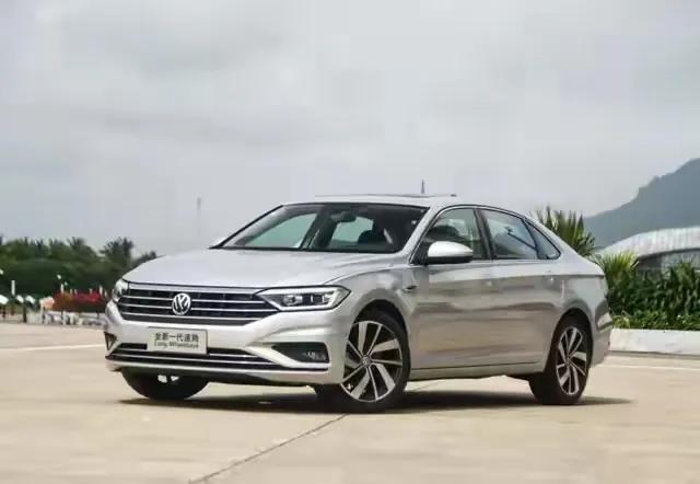 口碑最好的三排豪华车,速腾冠军跟八代思域怎么选