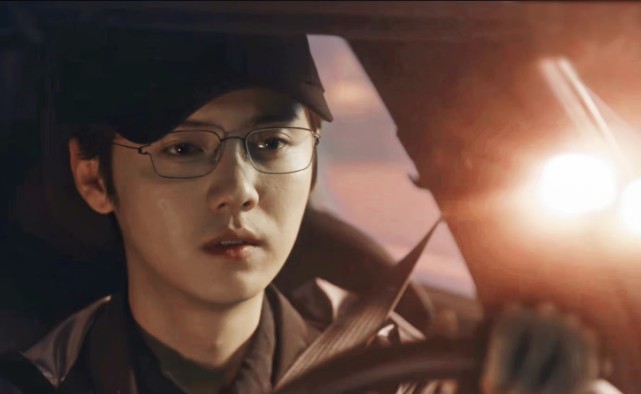 鹿晗晒自拍秀肌肉,鹿晗最近自拍视频