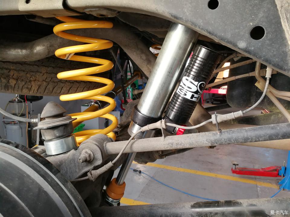 途达2021款2.5t柴油版越野视频,2021款途达四驱七座越野视频