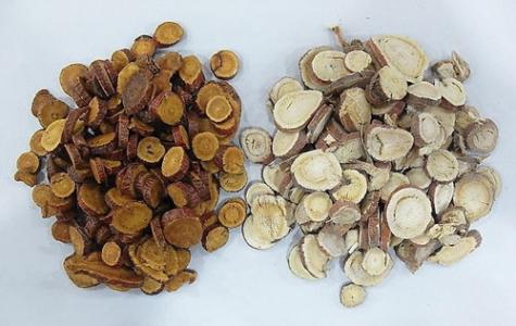 甘草解百药毒，可用于心脏急剧跳动，手指关节疼痛，胃痛胃痉挛