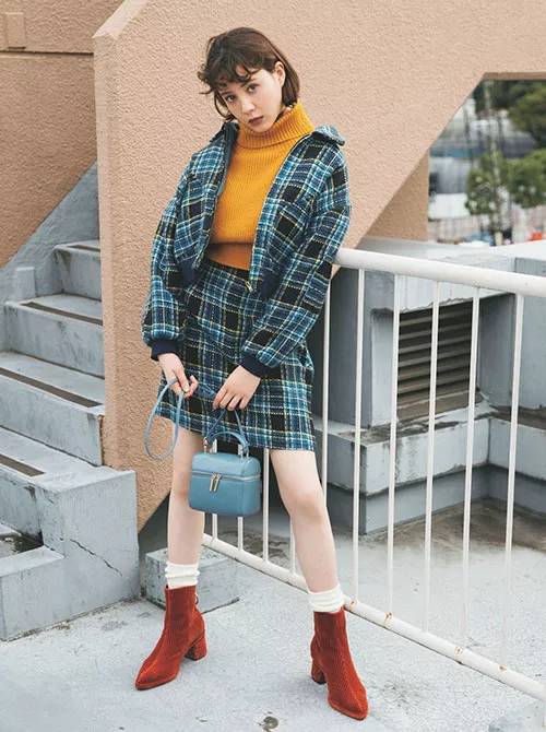 色彩丰富鲜艳的穿搭冬日,穿搭色彩运用