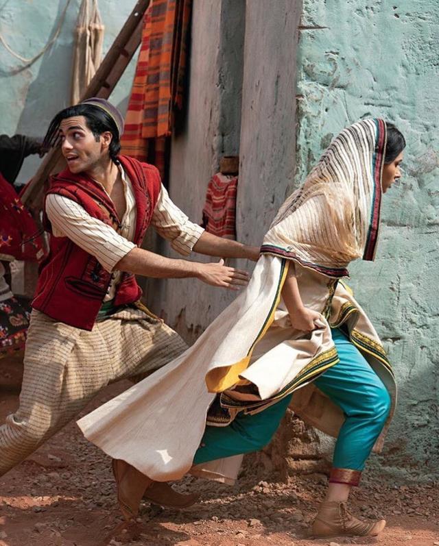 威尔史密斯阿拉丁变成人,阿拉丁神灯里的阿拉丁神灯