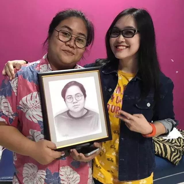 她画的素描比本人还美！比照片还真实，24万网友已被她征服